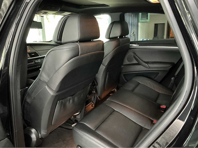 Bmw x6 m e71 | 4.4 v8 biturbo | 555 pk | 2013 | adaptive drive | head up display | comfort access | soft close | top view | btw auto - afbeelding 25 van  45
