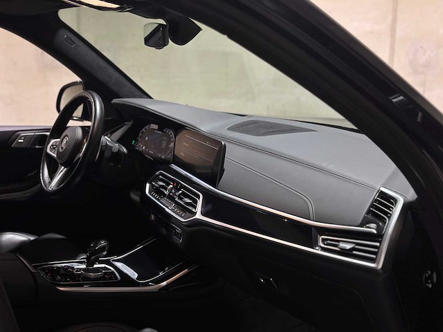 Bmw x7 m50i 4.4 v8 high executive m-sport 530pk 2021 g07, p-038-dk - afbeelding 13 van  60