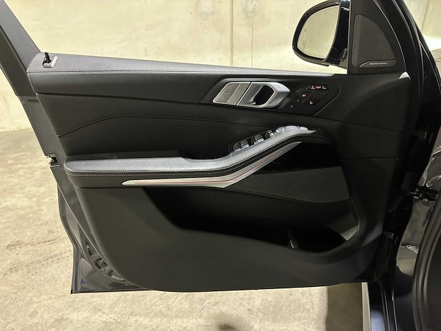 Bmw x7 m50i 4.4 v8 high executive m-sport 530pk 2021 g07, p-038-dk - afbeelding 32 van  60