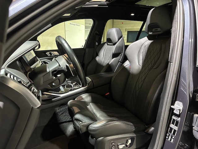 Bmw x7 m50i 4.4 v8 high executive m-sport 530pk 2021 g07, p-038-dk - afbeelding 58 van  60