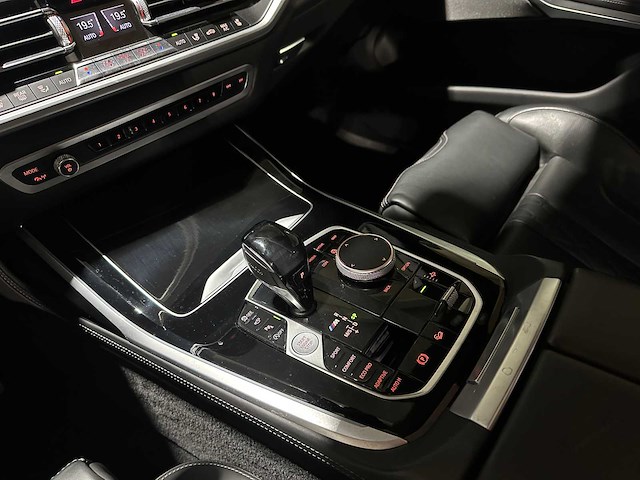 Bmw x7 m50i 4.4 v8 high executive m-sport 530pk 2021 g07, p-038-dk - afbeelding 20 van  60