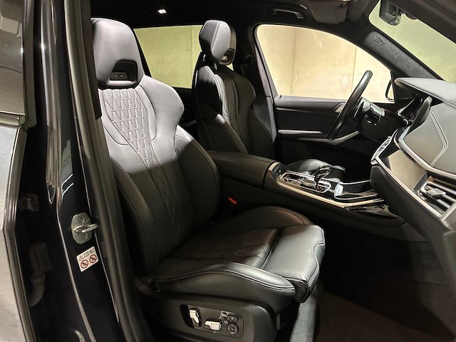 Bmw x7 m50i 4.4 v8 high executive m-sport 530pk 2021 g07, p-038-dk - afbeelding 60 van  60