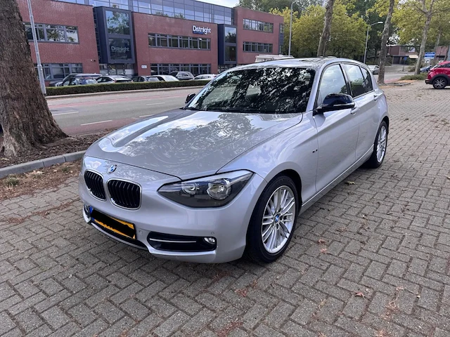 Bmw - afbeelding 1 van  15