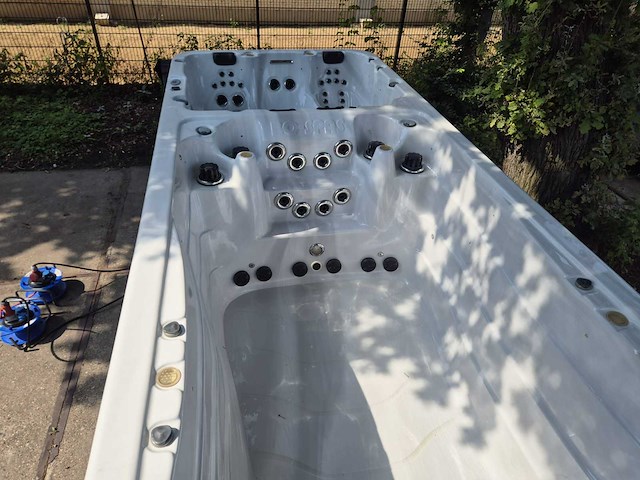 Bo spas zwemspa dubbele cabine 15 persoons jacuzzi en buitenspa - afbeelding 10 van  23
