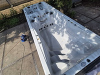 Bo spas zwemspa dubbele cabine 15 persoons jacuzzi en buitenspa - afbeelding 13 van  23