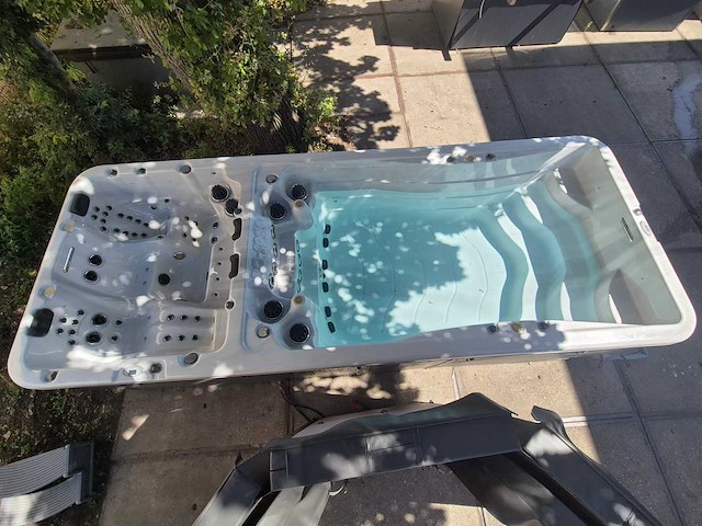 Bo spas zwemspa dubbele cabine 15 persoons jacuzzi en buitenspa - afbeelding 12 van  23