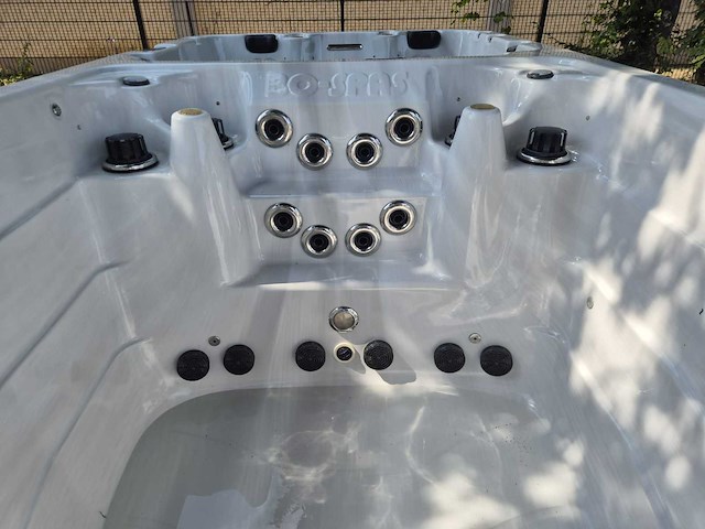 Bo spas zwemspa dubbele cabine 15 persoons jacuzzi en buitenspa - afbeelding 20 van  23