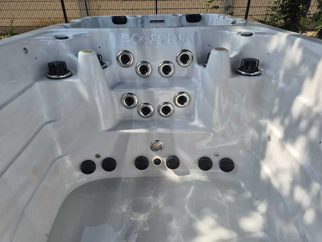Bo spas zwemspa dubbele cabine 15 persoons jacuzzi en buitenspa - afbeelding 20 van  23