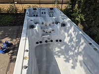 Bo spas zwemspa dubbele cabine 15 persoons jacuzzi en buitenspa - afbeelding 9 van  20