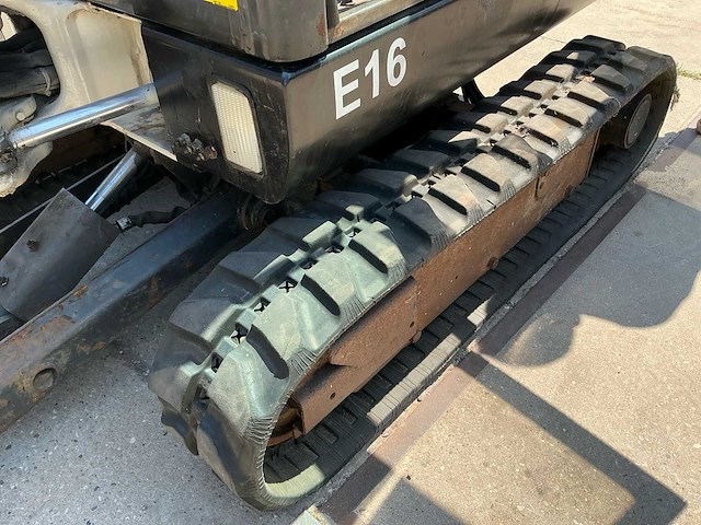 Bobcat - 2011 - e16 - minigraafmachine - afbeelding 5 van  25