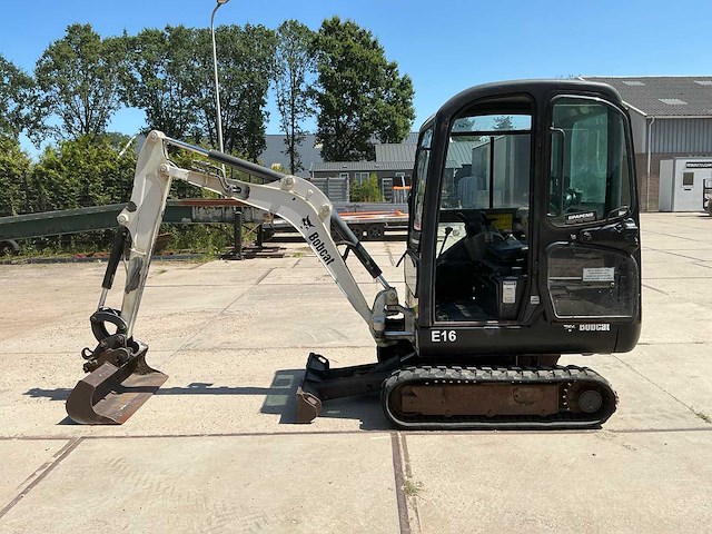 Bobcat - 2011 - e16 - minigraafmachine - afbeelding 12 van  25