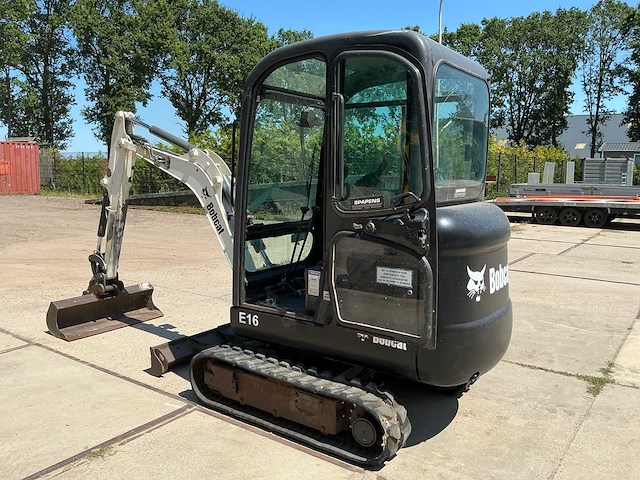 Bobcat - 2011 - e16 - minigraafmachine - afbeelding 19 van  25