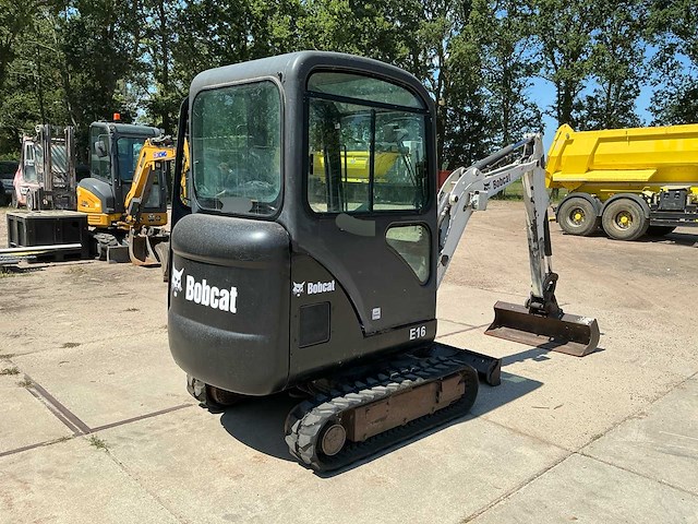 Bobcat - 2011 - e16 - minigraafmachine - afbeelding 21 van  25