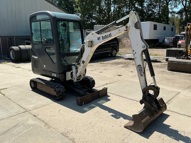 Bobcat - 2011 - e16 - minigraafmachine - afbeelding 23 van  25