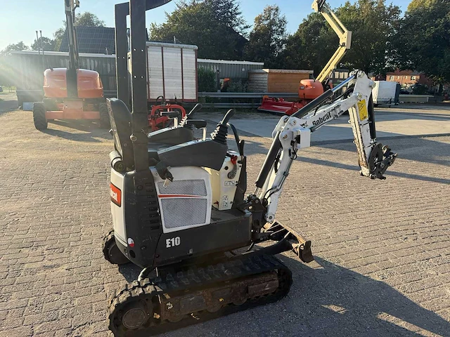 Bobcat - 2016 - e10 - minigraafmachine - afbeelding 9 van  15