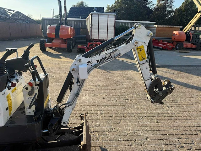 Bobcat - 2016 - e10 - minigraafmachine - afbeelding 10 van  15