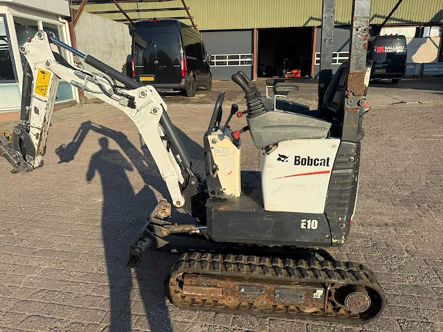Bobcat - 2016 - e10 - minigraafmachine - afbeelding 1 van  15