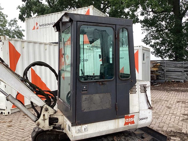 Bobcat 225 rupsgraafmachine - afbeelding 18 van  21