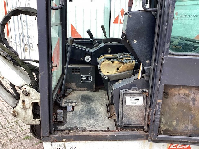 Bobcat 225 rupsgraafmachine - afbeelding 20 van  21