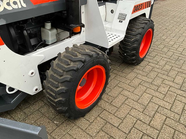 Bobcat 3023 4x4 tractor - afbeelding 2 van  14