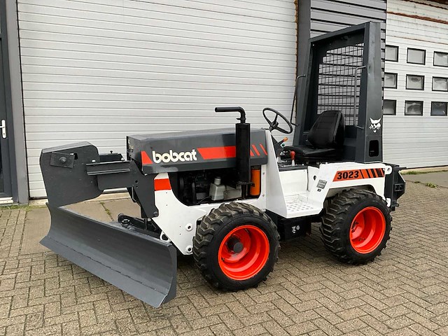 Bobcat 3023 4x4 tractor - afbeelding 1 van  14