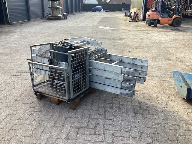 Böcker ae 200b bouwlift - afbeelding 4 van  9