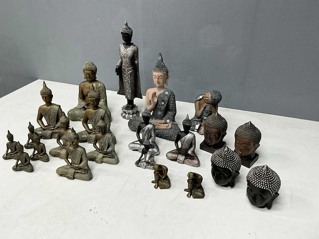 Boeddha beeldjes (22x) - afbeelding 1 van  17