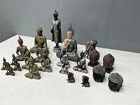 Boeddha beeldjes (22x) - afbeelding 1 van  17