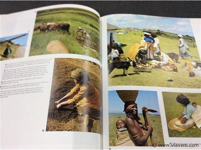 Boek abantu - afbeelding 2 van  5