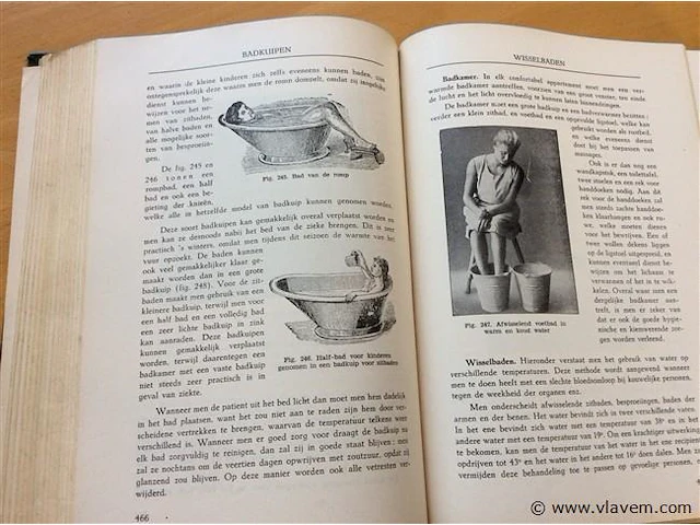 Boek "de vrouw als huisdokter " - afbeelding 3 van  4