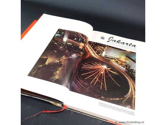 Boek. jakarta - afbeelding 2 van  5