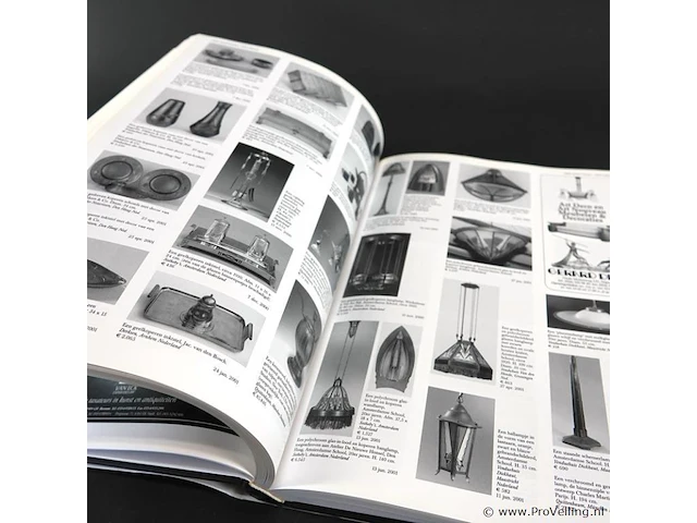 Boek kunst- en antiekveiling 2002 - deel 27, een jaaroverzicht van veilingopbrengsten van kunst en antiek - afbeelding 6 van  6