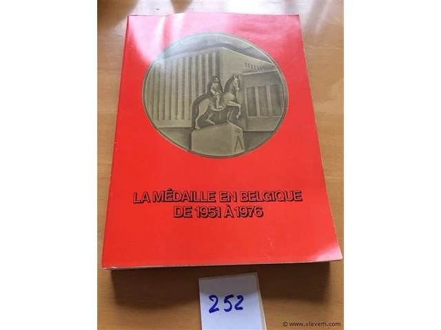 Boek médaille belge - afbeelding 1 van  4