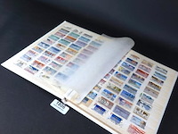 Boek met postzegels - afbeelding 1 van  5