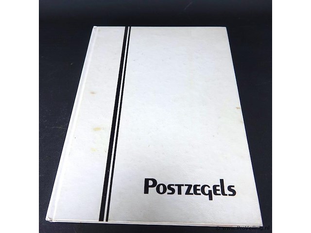Boek met postzegels - afbeelding 2 van  5