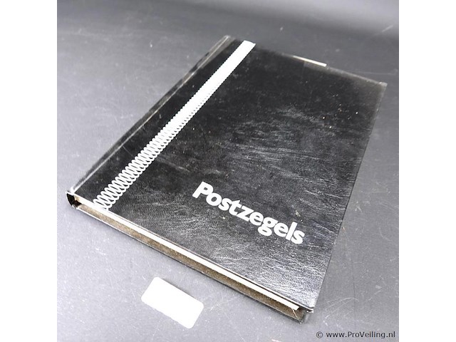 Boek met postzegels - afbeelding 2 van  5
