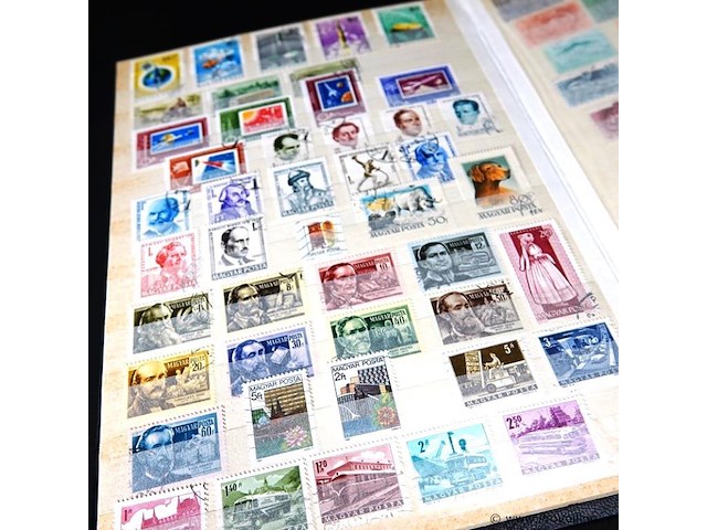 Boek met postzegels - afbeelding 5 van  5