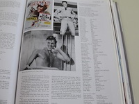 Boek: "the elvis encyclopedia" - afbeelding 6 van  11