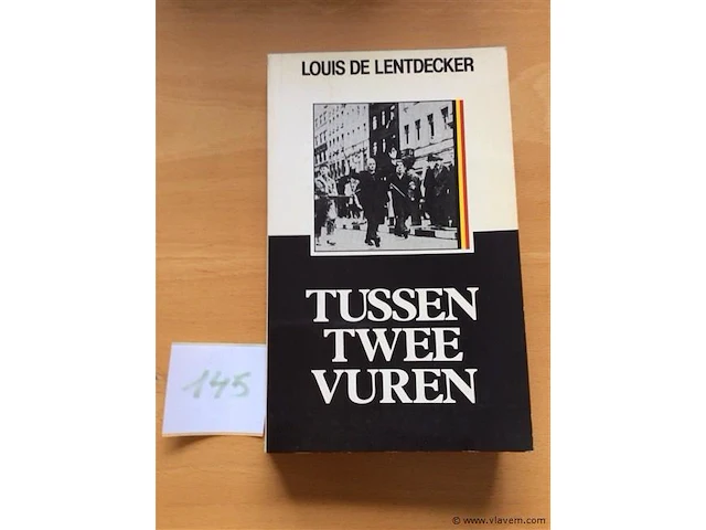 Boek : tussen twee vuren - afbeelding 1 van  3