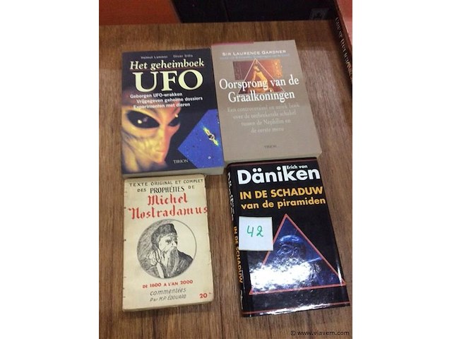 Boeken 4st oa ufo - afbeelding 1 van  2