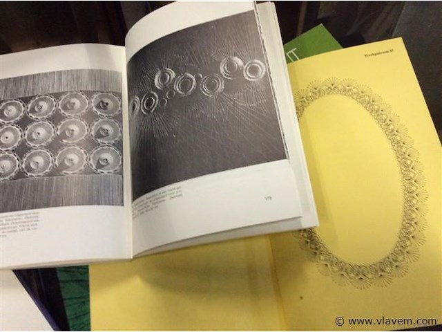 Boeken : hand- & knutselwerk : kantklossen - afbeelding 3 van  3