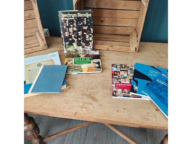 Boeken horeca, bieratlas - afbeelding 1 van  5
