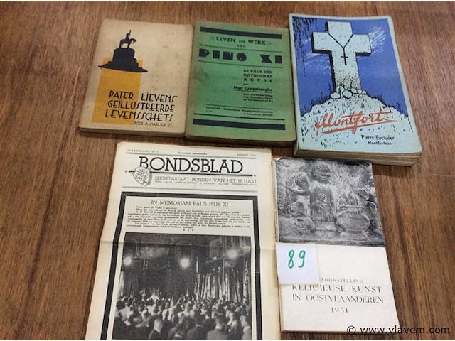 Boeken religieus oa pater lievens - afbeelding 1 van  4
