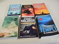 Boeken - afbeelding 3 van  3