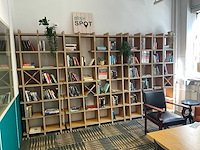 Boekenkast met inhoud (3x) - afbeelding 1 van  6