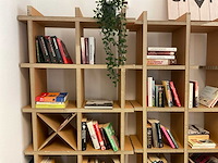 Boekenkast met inhoud (3x) - afbeelding 2 van  6