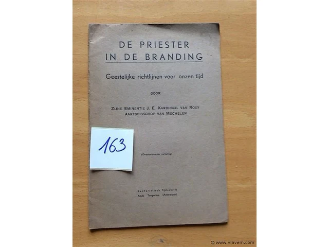 Boekje : de priester in de branding - afbeelding 1 van  2