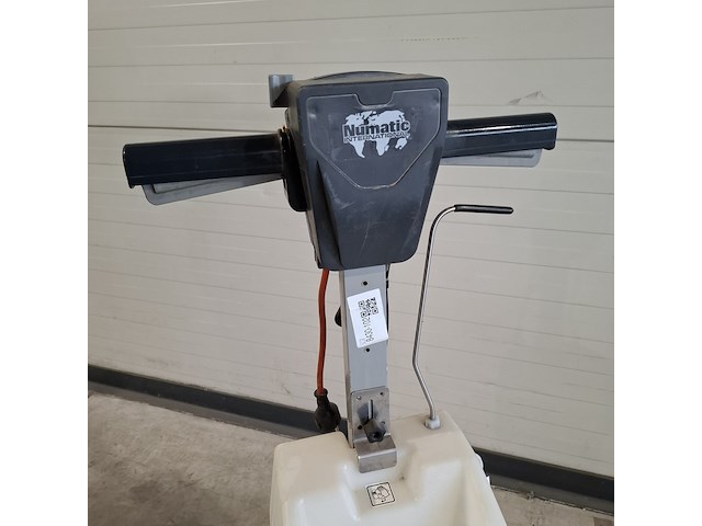 Boen-/schrobmachine 230v ~ incl. boen-/s numatic, hfm 1515, bouwjaar 2016 - afbeelding 6 van  8