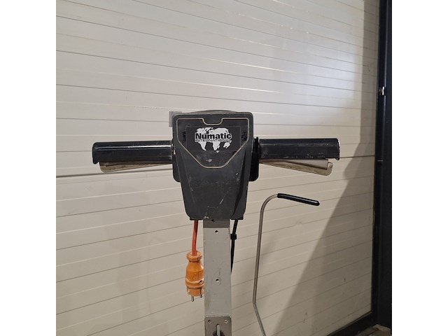 Boen-/schrobmachine 230v ~ incl. boen-/s numatic, hfm 1515, bouwjaar 2018 - afbeelding 7 van  10