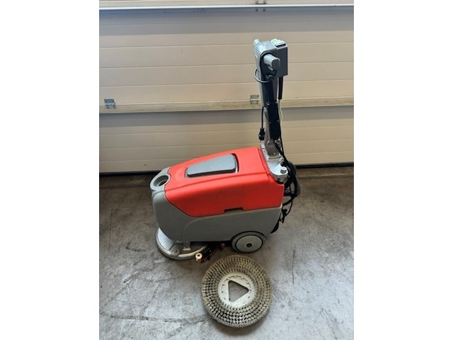 Boen /scrubmaster machine hako, b12, rood, bouwjaar 2014 - afbeelding 1 van  5